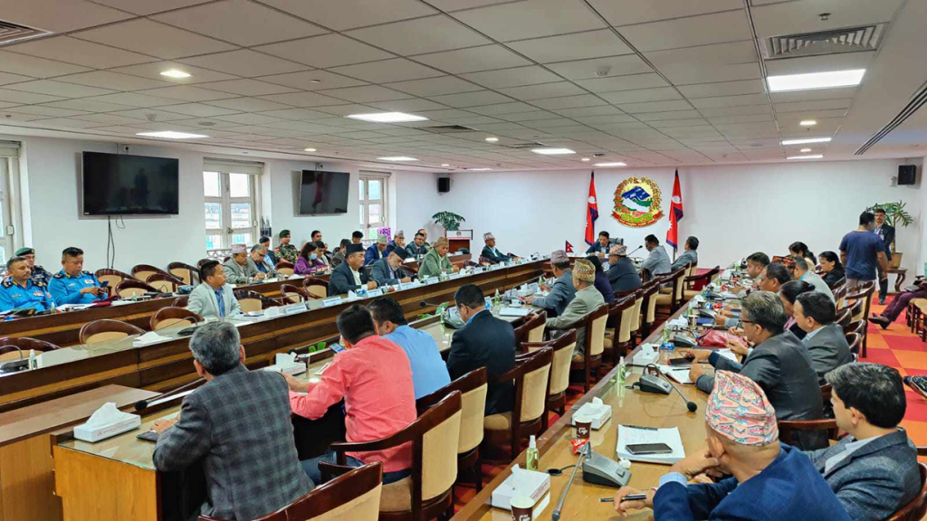 प्राकृतिक प्रकोपमा परेको नागरिकको सरकारले निशुल्क उपचार गर्ने